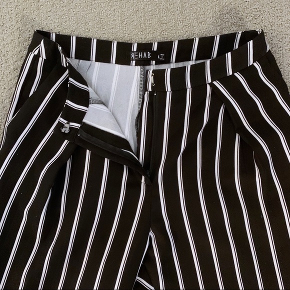 AKIRA Cropped Loose Fit Striped Trousers - Picture 5 of 8